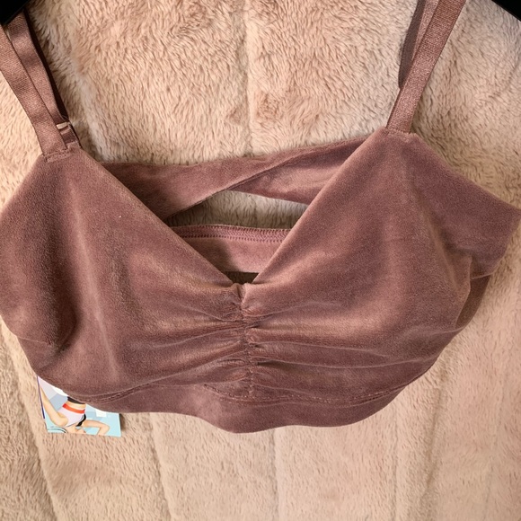 Crushed velvet crop top - Picture 1 of 3